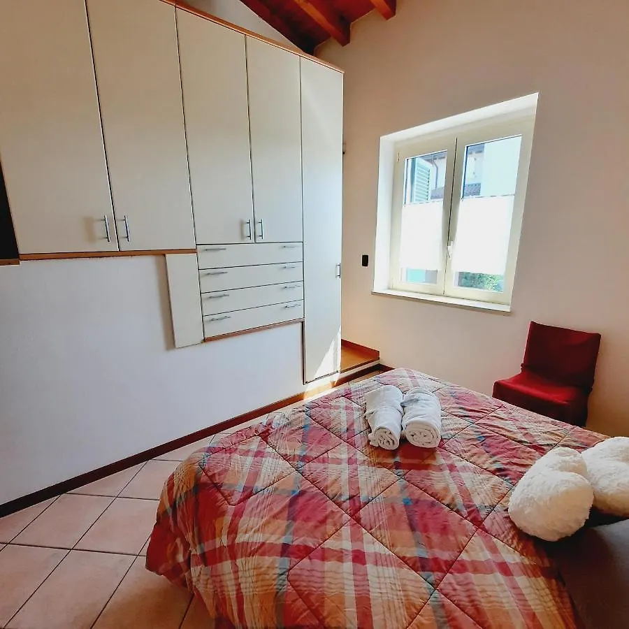 Apartament Appartamenti Esmera Desenzano del Garda Włochy