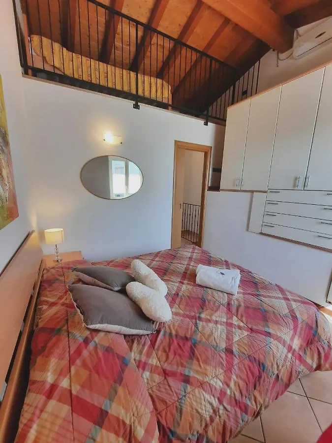 Apartment Appartamenti Esmera Desenzano del Garda
