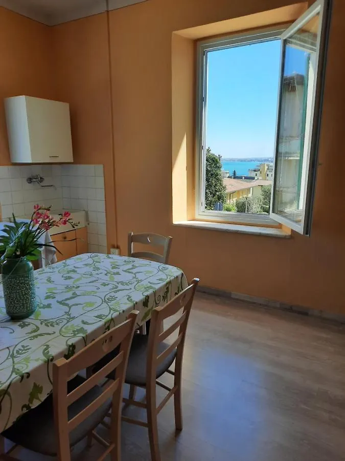 Apartment Appartamenti Esmera Desenzano del Garda