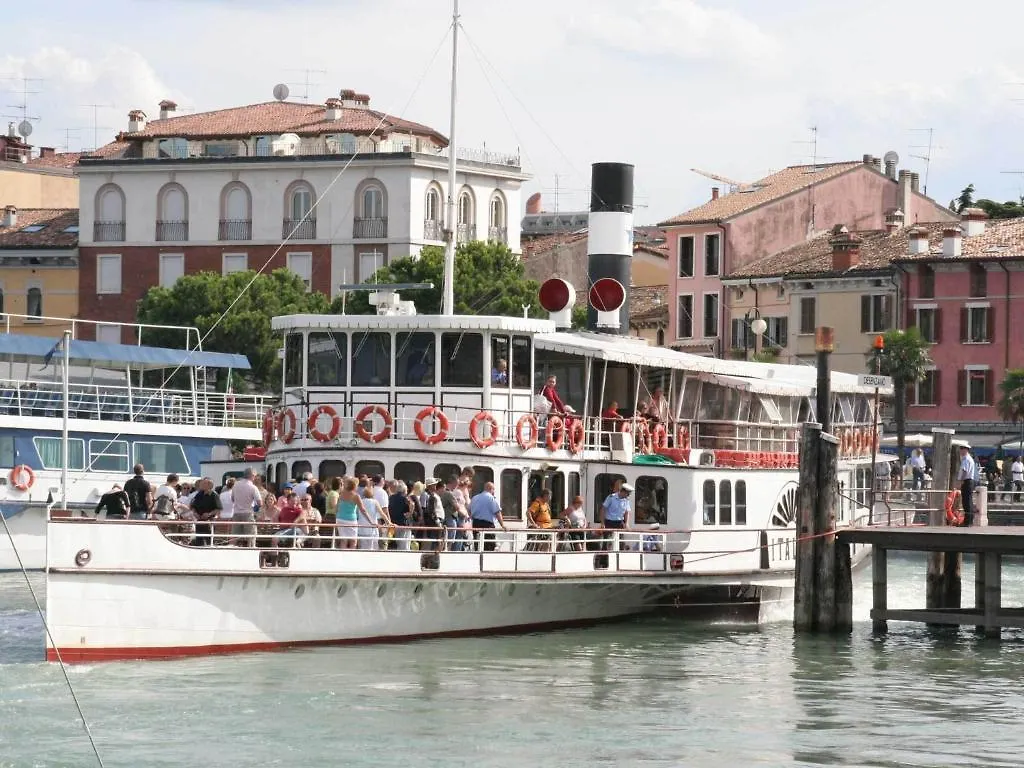 Appartamenti Esmera Desenzano del Garda 0*,