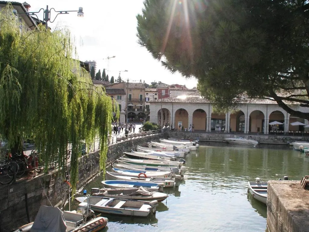 Appartamenti Esmera Desenzano del Garda Apartment