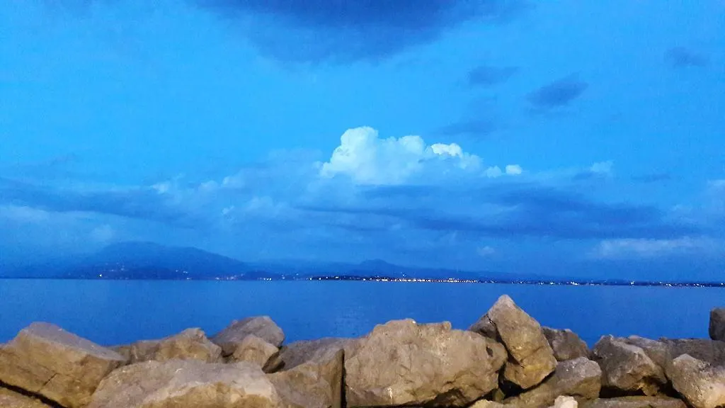 Appartamenti Esmera Desenzano del Garda 0*,