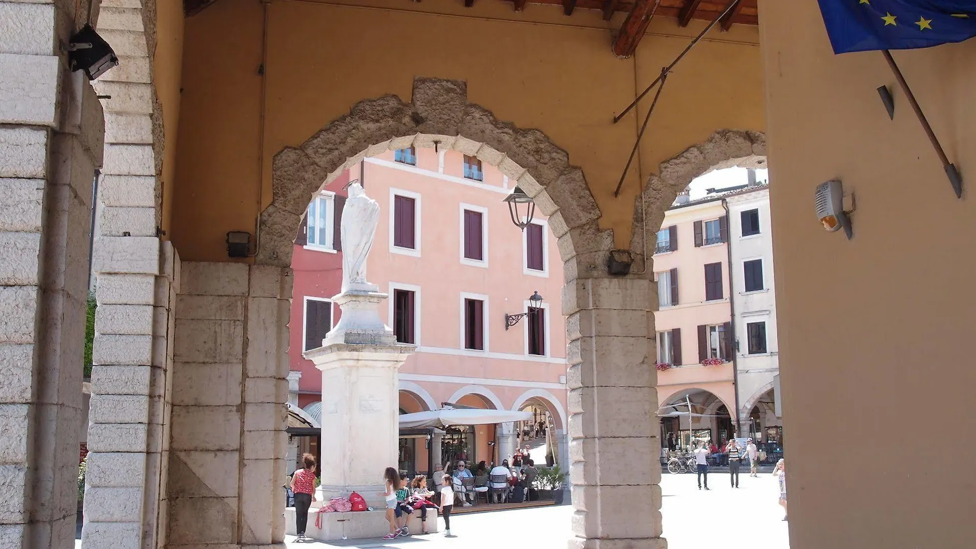 Appartamenti Esmera Desenzano del Garda